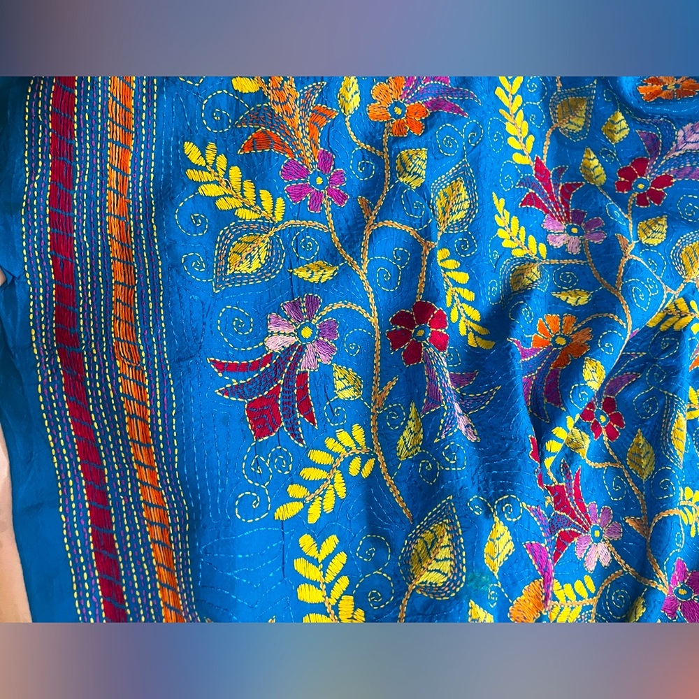 Brand New!House Of RuSa Pure Silk Dupatta with vibrant floral  hand embroidery